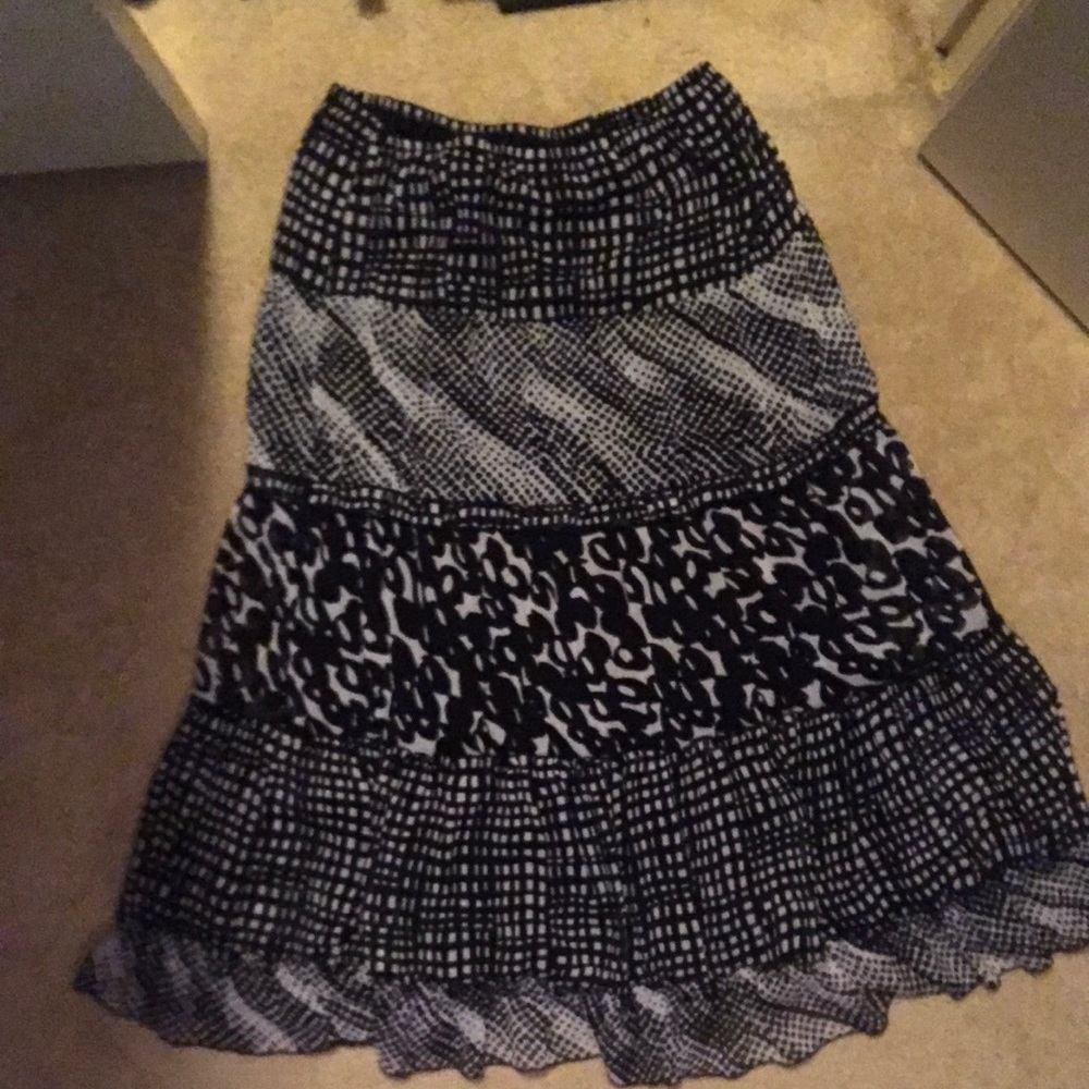 Black and White Patterned Tiered Maxi Skirt